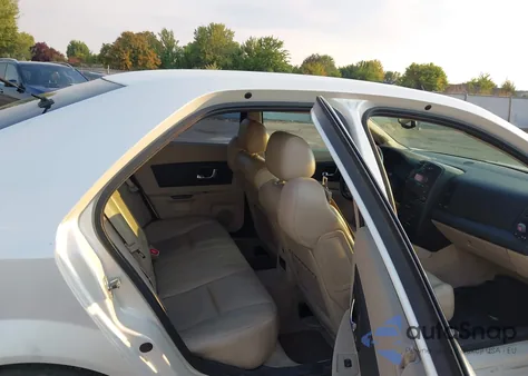 2004 Cadillac Cts Standard из США, поврежденный, VIN 1G6DM577840177135